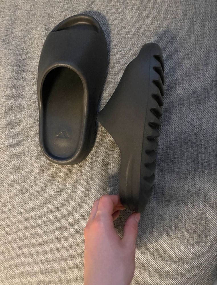 Papuci Adidas Yeezy Slide Onyx Black