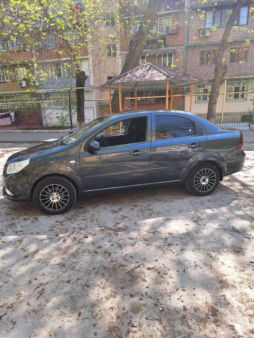 Продам нексию 3 2020 года установлен метан!