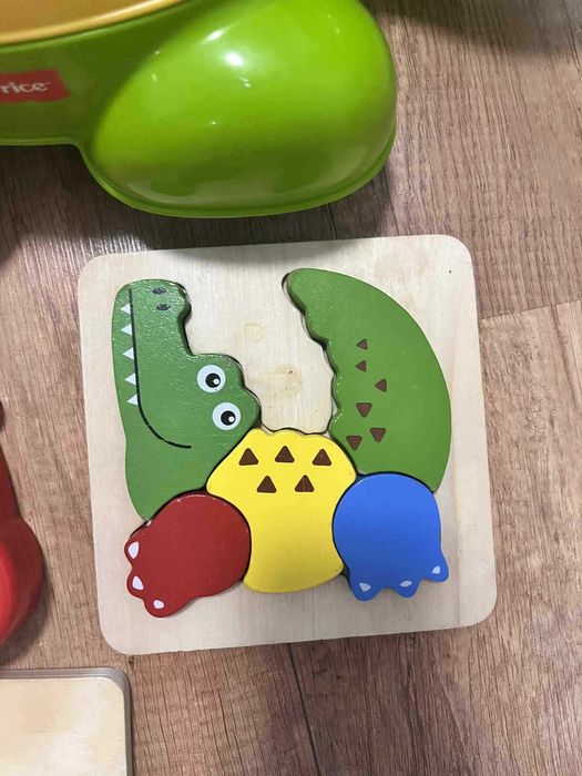 Лот от детски играчли (дървени и пластмасови)