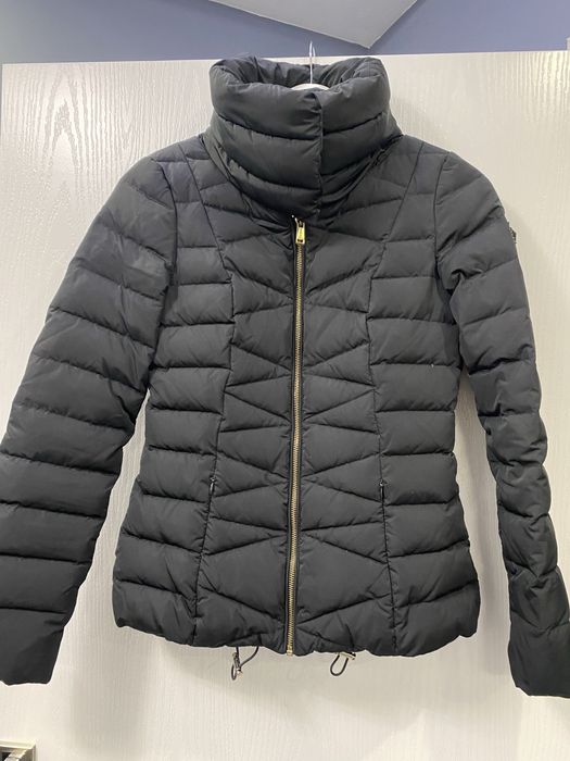 Зимно яке с пух и пера на Guess