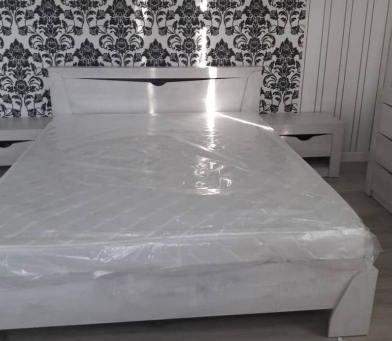 Спальныи вместе тумбочкой 200000тг