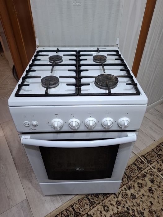 Продам газовую плиту с духовкой