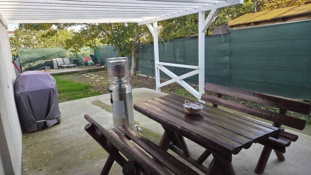 Casa de vânzare (schimb cu apartament)