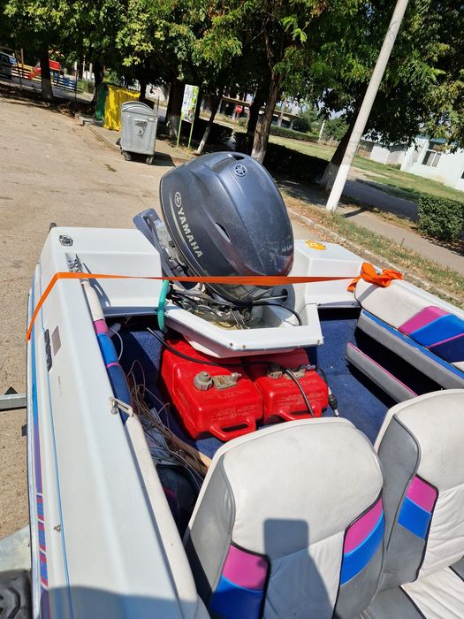 Barca Bayliner Capri Senior Yamaha 60 cp 2020