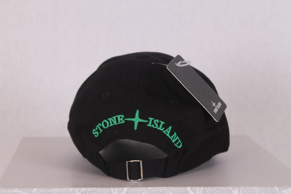 Мъжка шапка с козирка