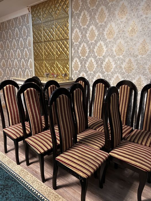 Стол и 12 стульев