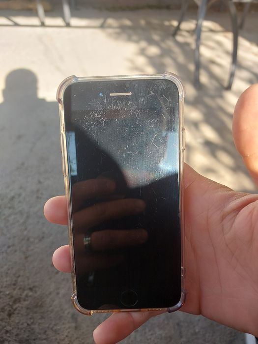 Продам  iphone 8