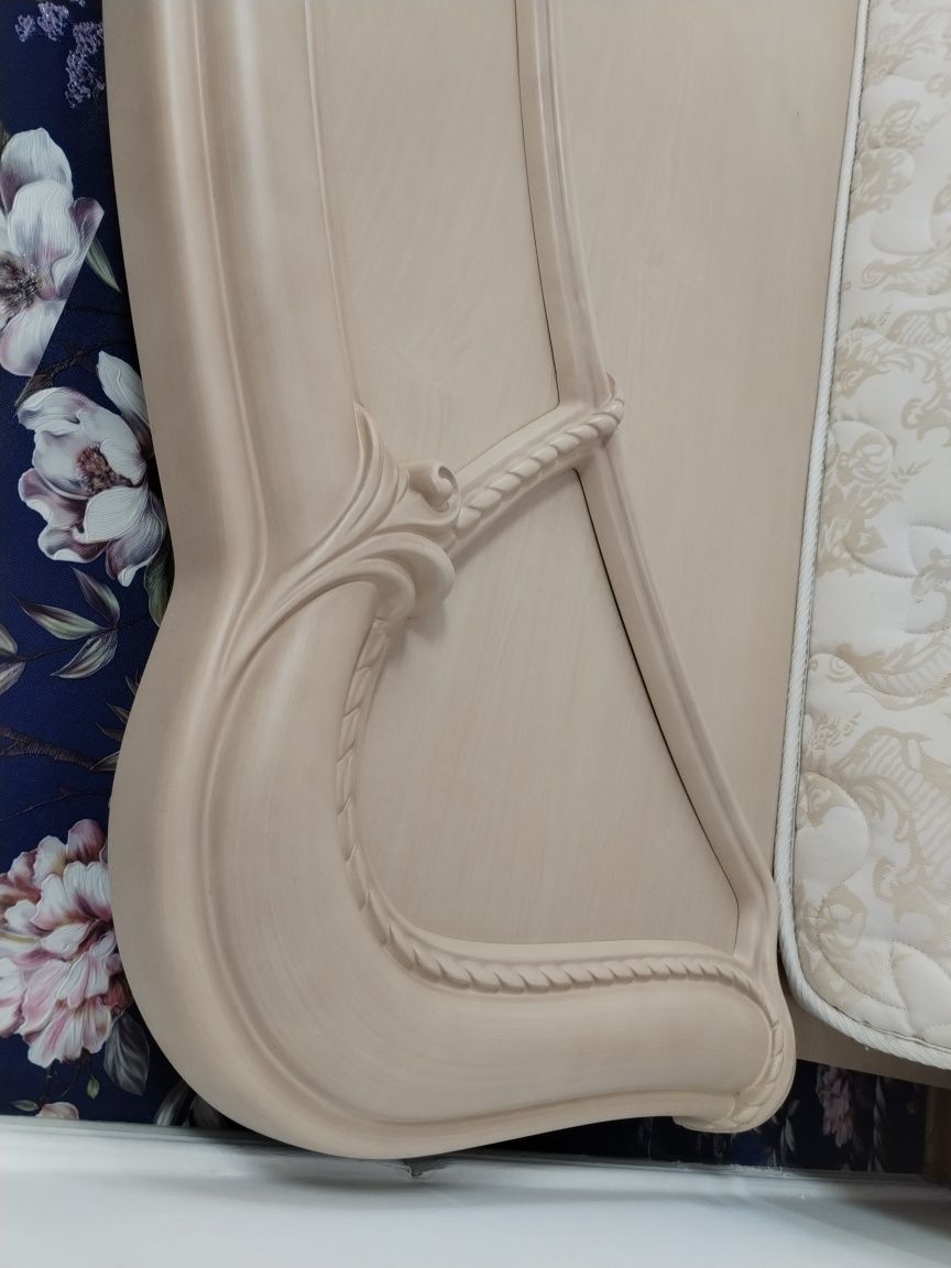 Продам Двухспальную кровать