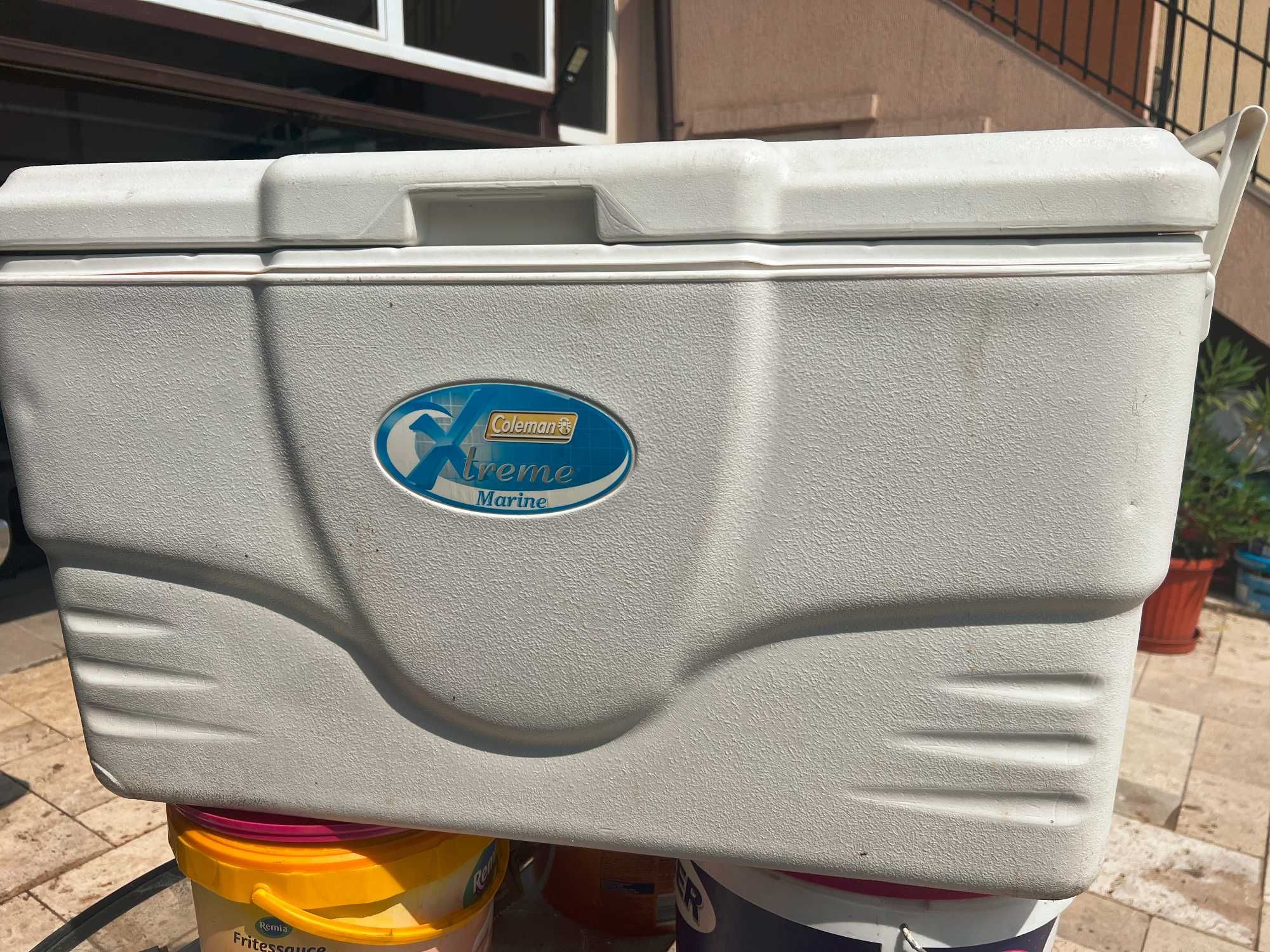 Vand lada IGLOO 100QT si COLEMAN 90 qt ideala camping ,pescuit