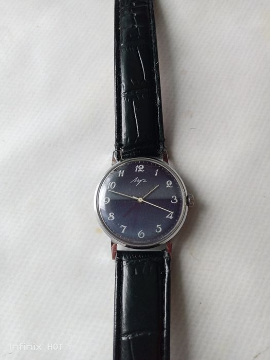 Мужские механические часы Луч бу в хорошем рабочем состояние.