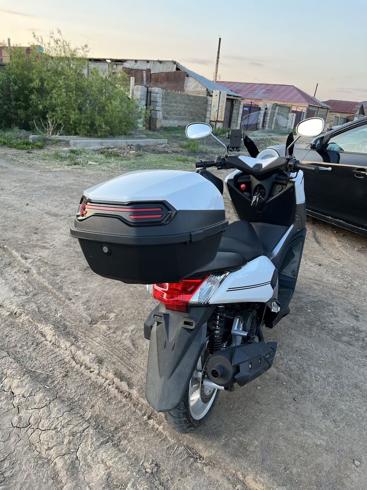 Аналог Yamaha NMax, Максискутер 170куб, новый