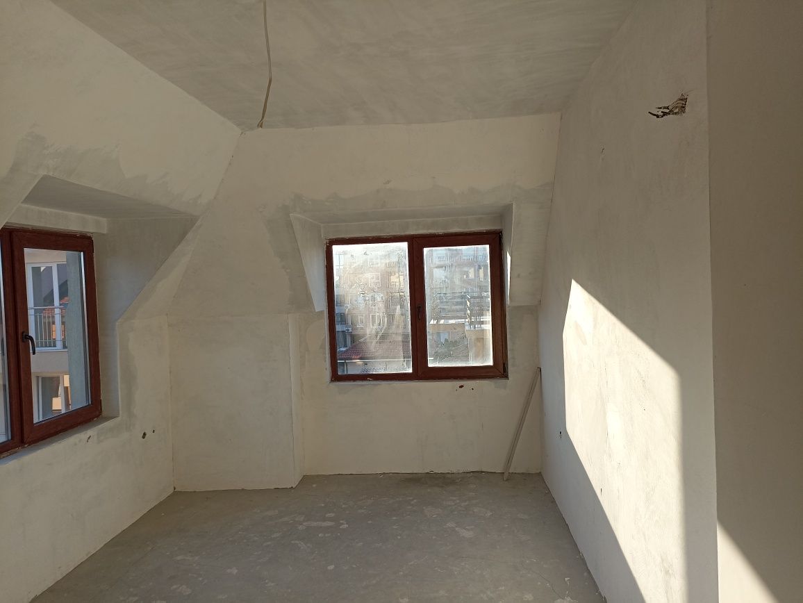 Продава се Тристаен апартамент в Несебър - 67 кв.м за 1045 €/кв.м - Снимка #1