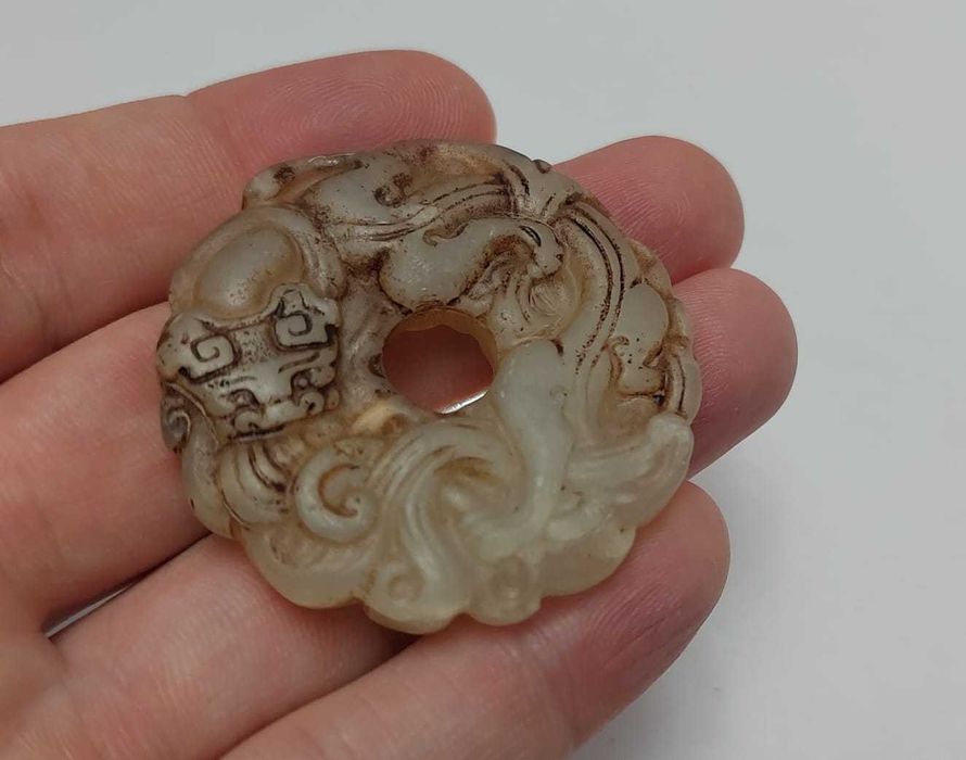 Продам резной диск БИ Дракон из натурального нефрита, ручная работа