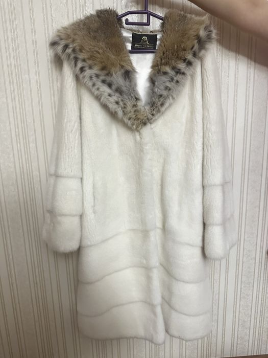 Продам шубу белая рысь