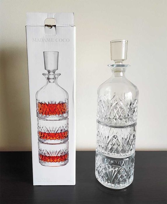 Set whisky - 2 pahare si sticla suprapozabile