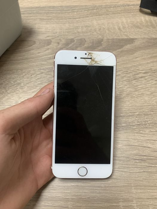 Dezmembrez sau vand iphone 7 roz