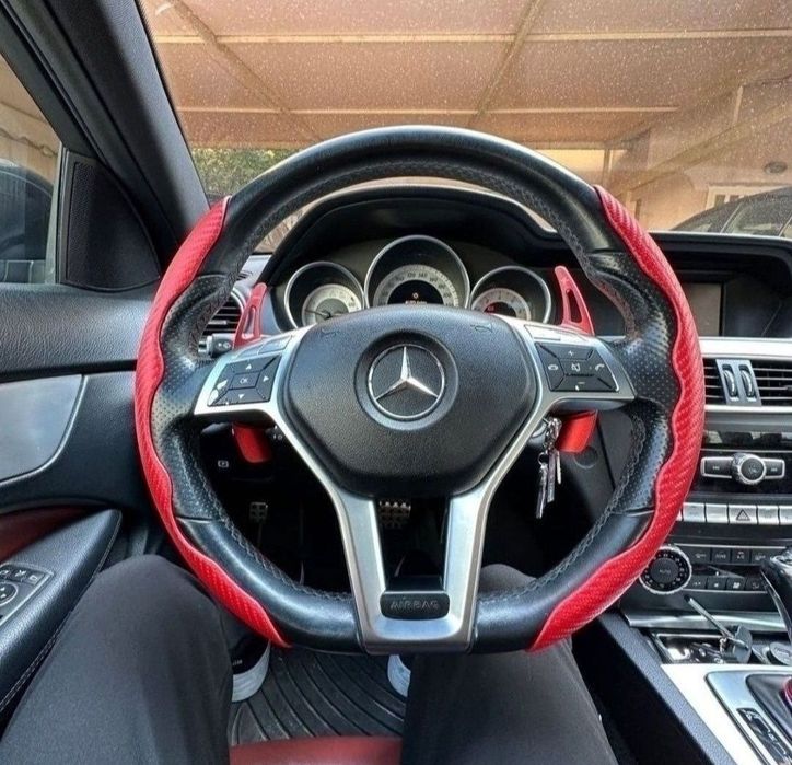 Model Husa Volan din 2buc, aspect sport, montaj rapid