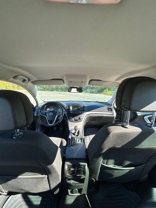 Vând Opel Insignia