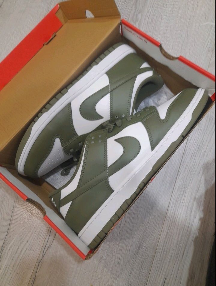 Nike dunk low Olive
