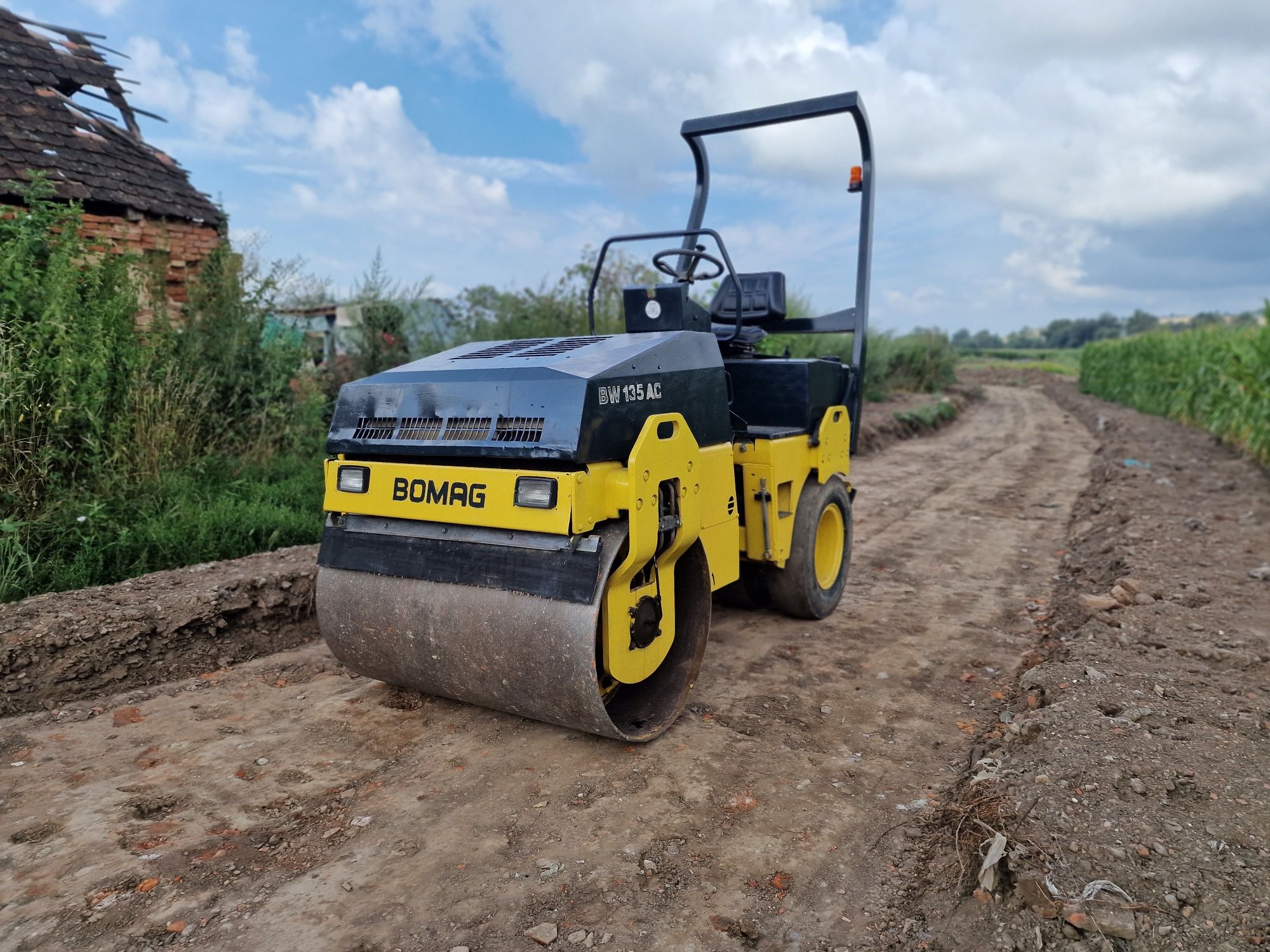 Inchiriere Cilindru compactor 3.5 tone