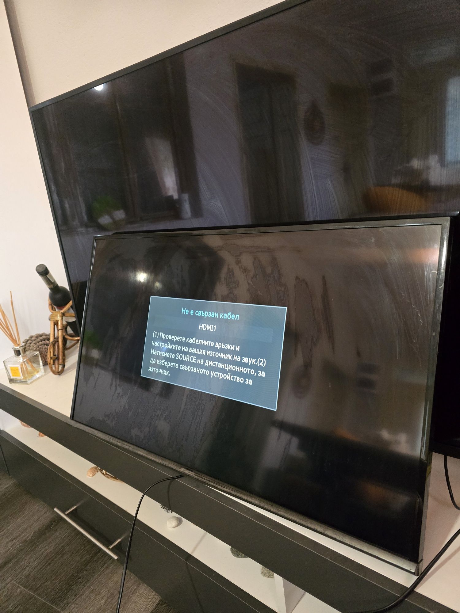 3 бр. Телевизори(philips-2; samsung-1)