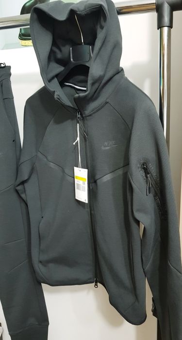 Trening Nike tech colectia 2025