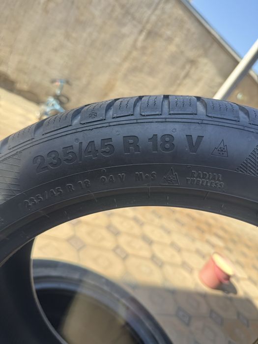 Continental 235/45/18 зимние шины