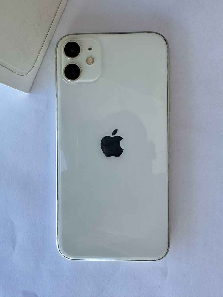 Iphone 11, бял, 64 GB