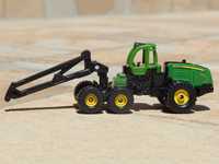 Macheta tractor forestier John Deere 6-Rad-Harvester 1470E 1:87