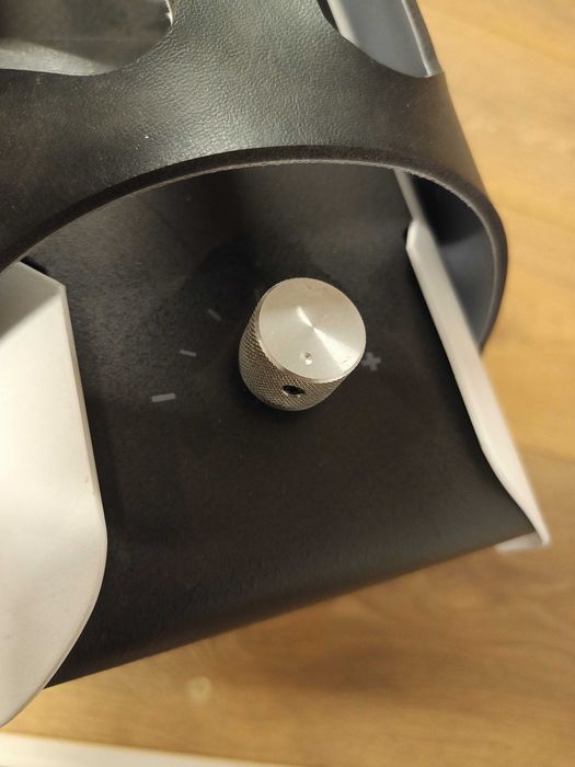 Апарат микродермабразио с контрол на вакуума за екфолиация на кожата