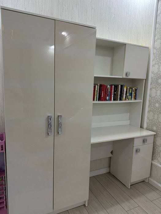 Продается детская акриловая мебель кровать и шкаф