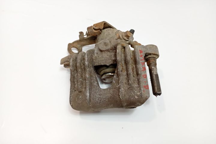 Etrier  dreapta spate Opel Astra G