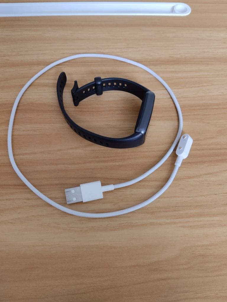 Фитнес часы Huawei band 6 черный