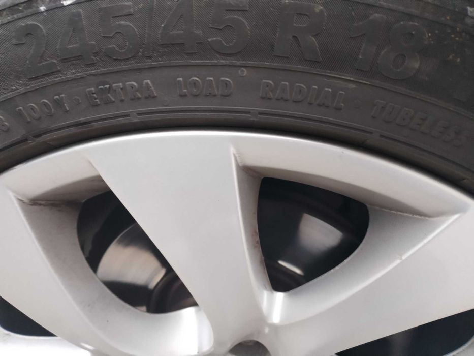 2 броя летни гуми 245/45 R18 Semperit