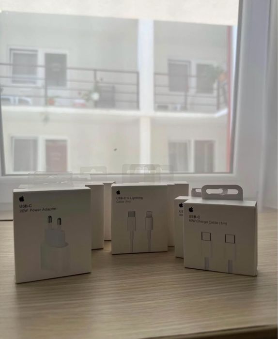 Incarcatoare iPhone noi sigilate 20W/ huse / folii