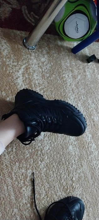 Vând adidasi unisex mărime 38