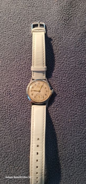 Ceas mecanic sovietic