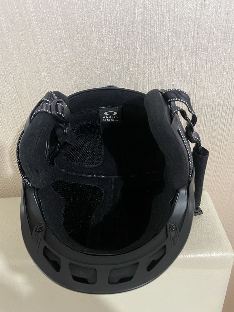 Ски каска OAKLEY MOD 5
