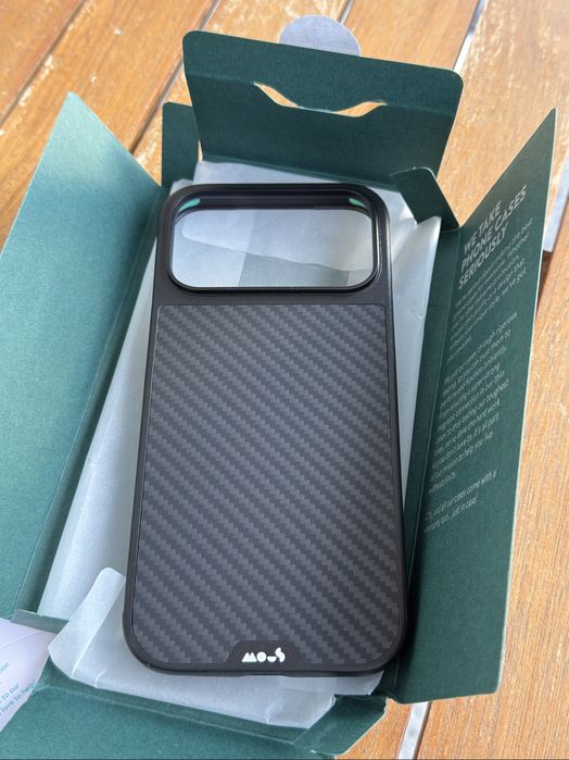 Продавам Оригинален кейс Mous за Iphone 17 Pro Max
