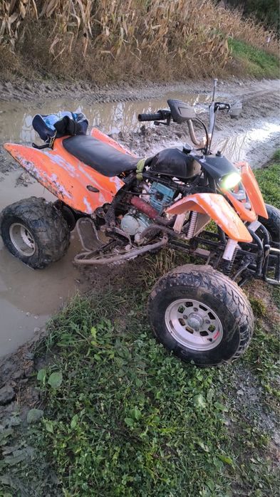 Vând atv 250cc merge foarte bine