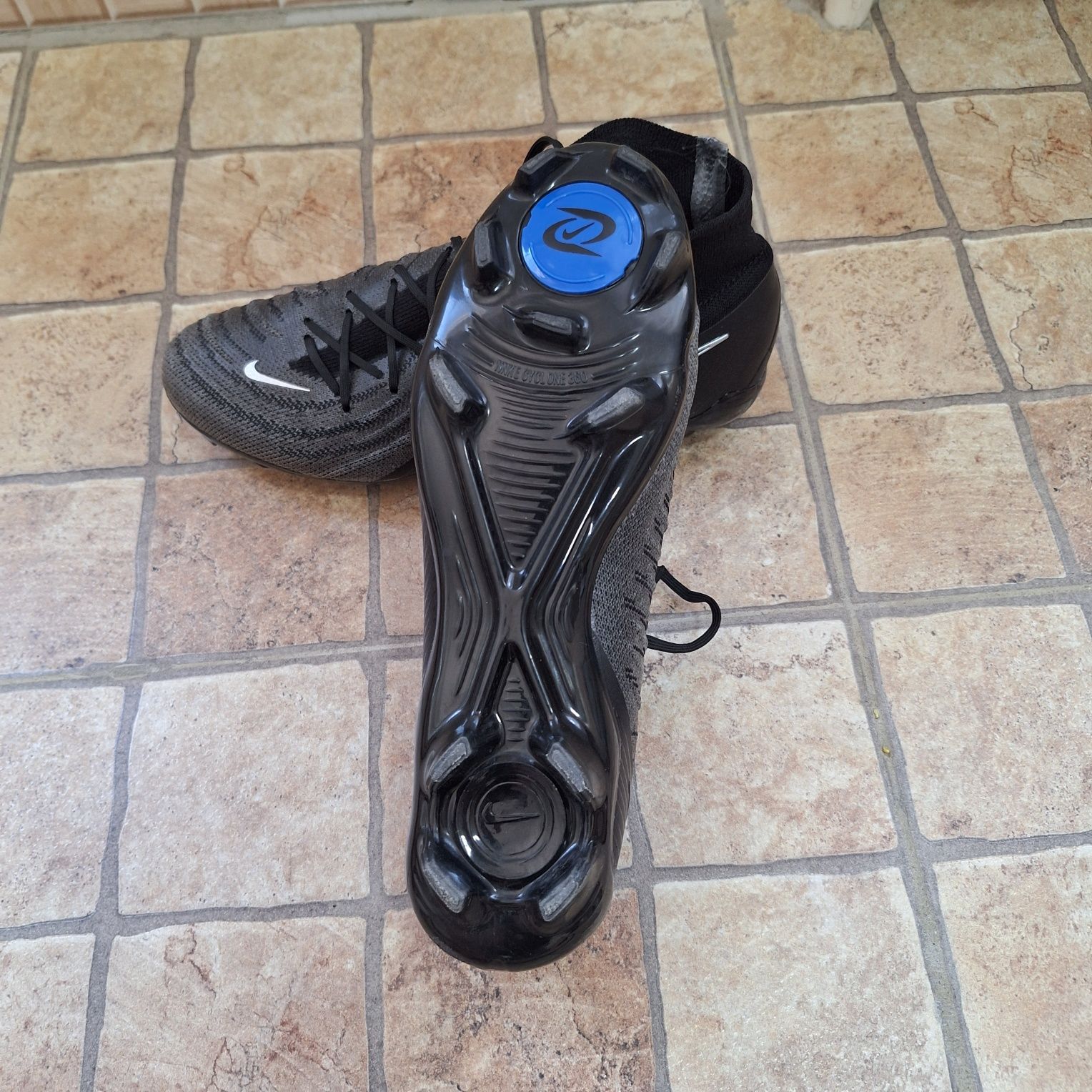 Nike phantom luna