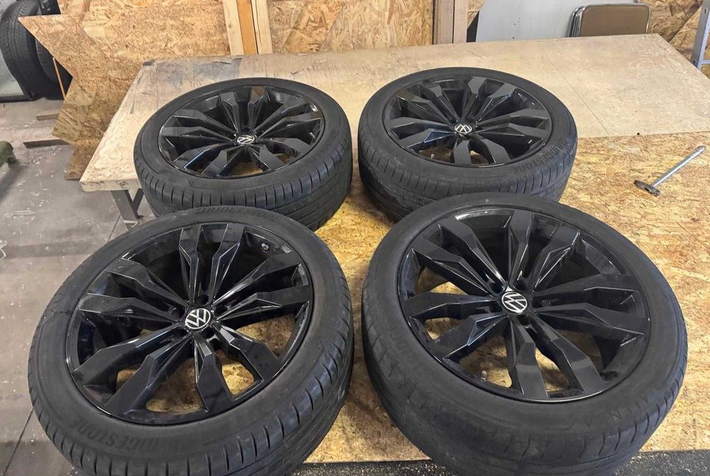 Jante Volkswagen Touareg R21 Originale Suzuka III BRIDGESTONE VARA