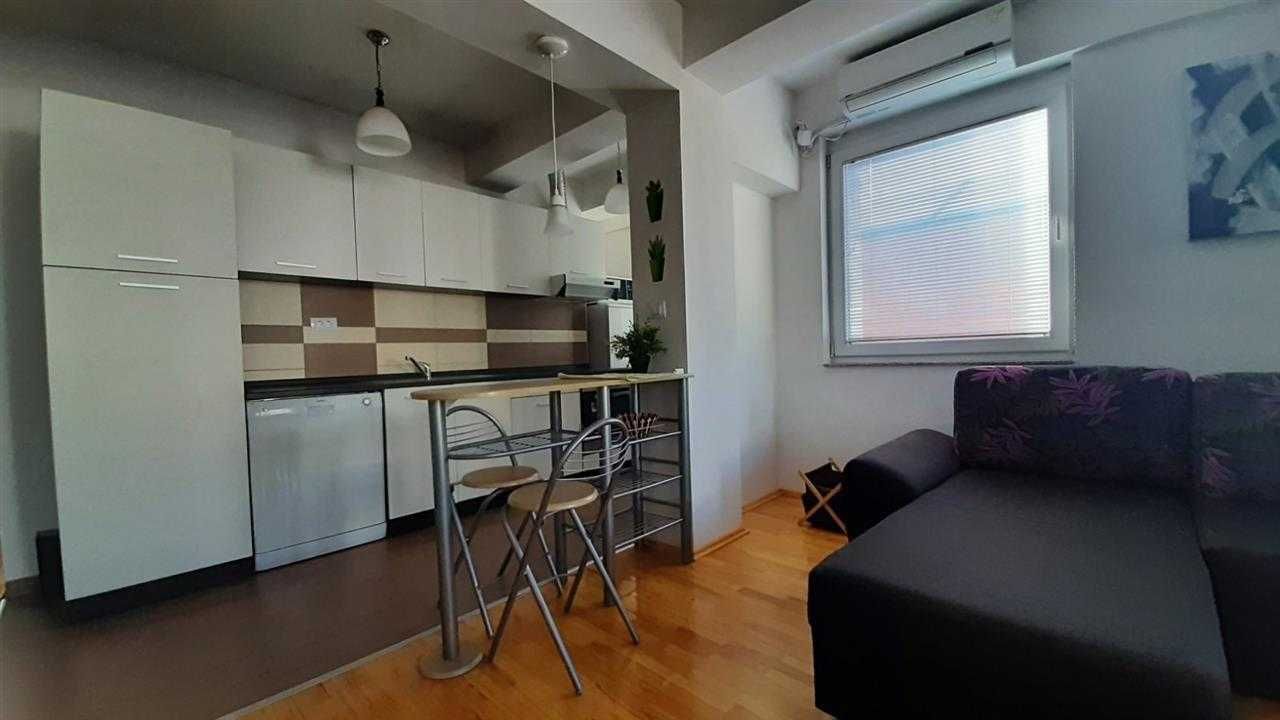 Продава се Тристаен апартамент в Пловдив, Христо Смирненски - 82 кв.м за 5 €/кв.м - Снимка #3