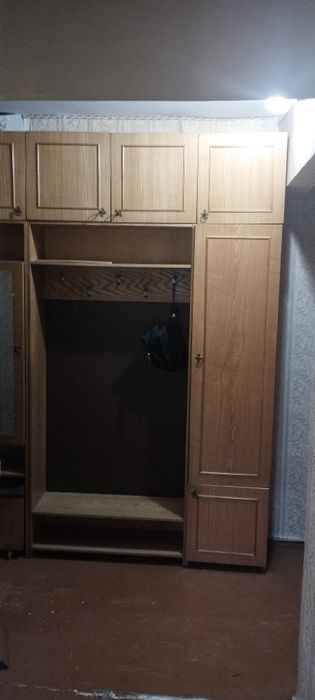 Мебель в ретро стиле, СССР (шкафы, тумбы, трюмо, диван)