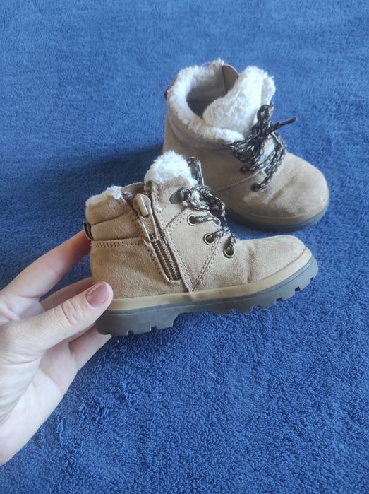 Hăinuțe bebe și ghetuțe