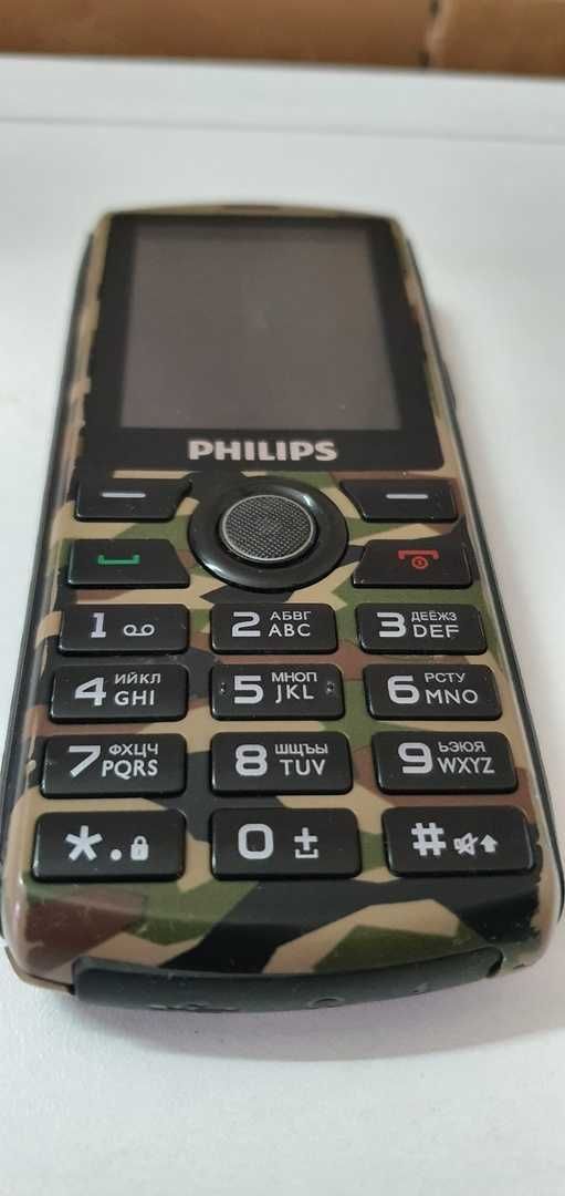 Сотовый телефон Philips Xenium E218 камуфляжный