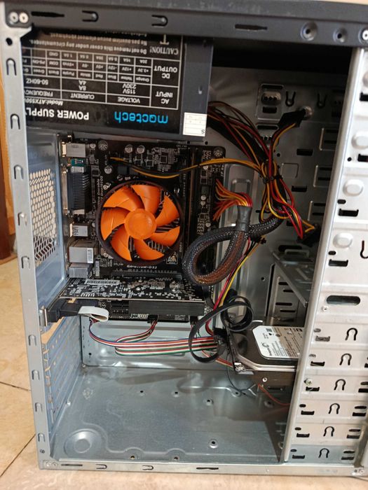 Продам кейс DDR4