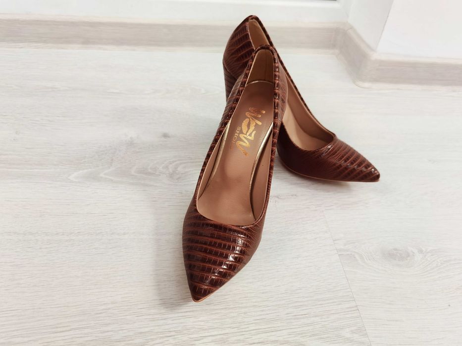 Pantofi stiletto noi superbi cu toc gros, maro marimea 37