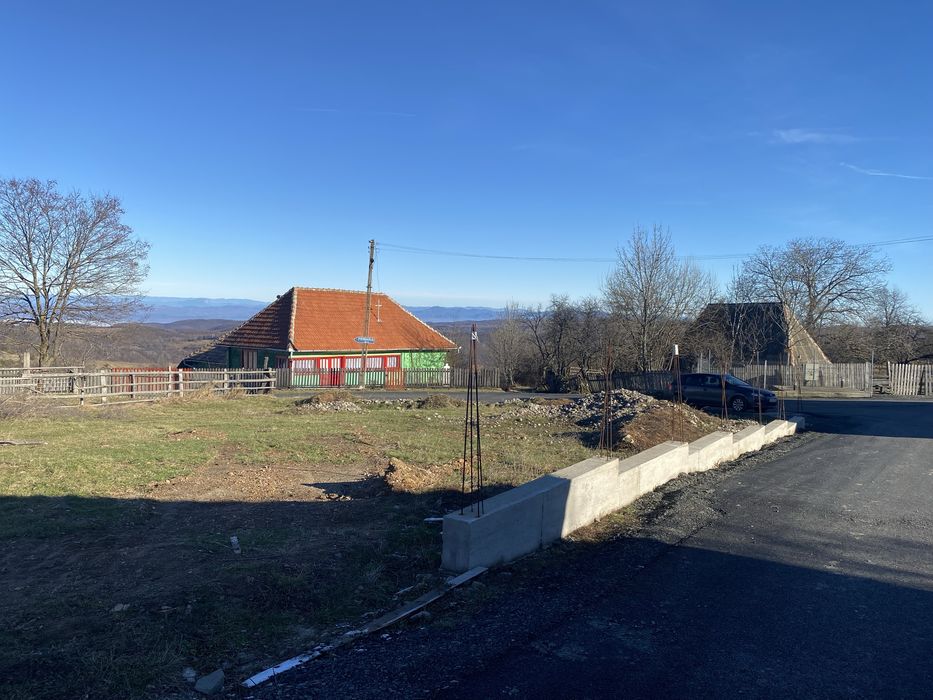 Casa La Munte Noua +Teren 1420mp In Ținutul Padurenilor Com Batrana