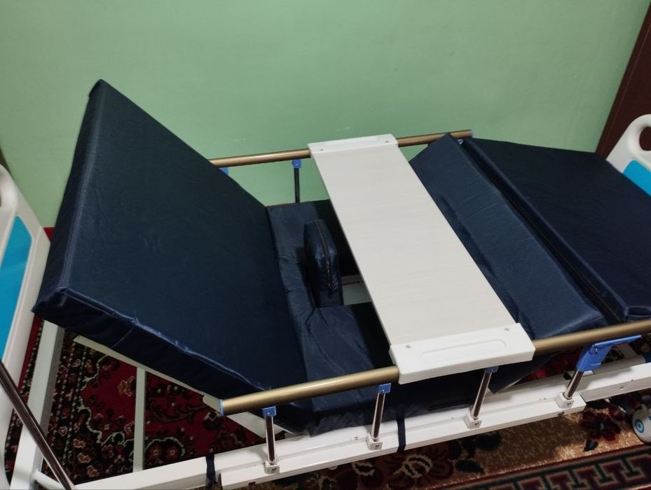 Кровать с функцией подъемама для лежачих.